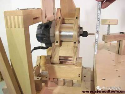 國外木工高手制作的電木銑仿形機開榫機組圖,關鍵還是木質結構的